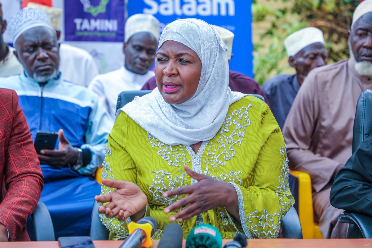 Njjerumedia's tweet photo. The, SPA-ONC @ChiefMuzzukulu, met Muslim leaders & announced the upcoming launch of TAMINI General Insurance under @salaambank_ug.
The launch will be marked by a grand Mass Iftar Dinner in Kampala, with Yoweri Kaguta Museveni as Chief Guest.
#ONCUpdates #TAMINIInsurance https://t.co/wkKgWGjLqm