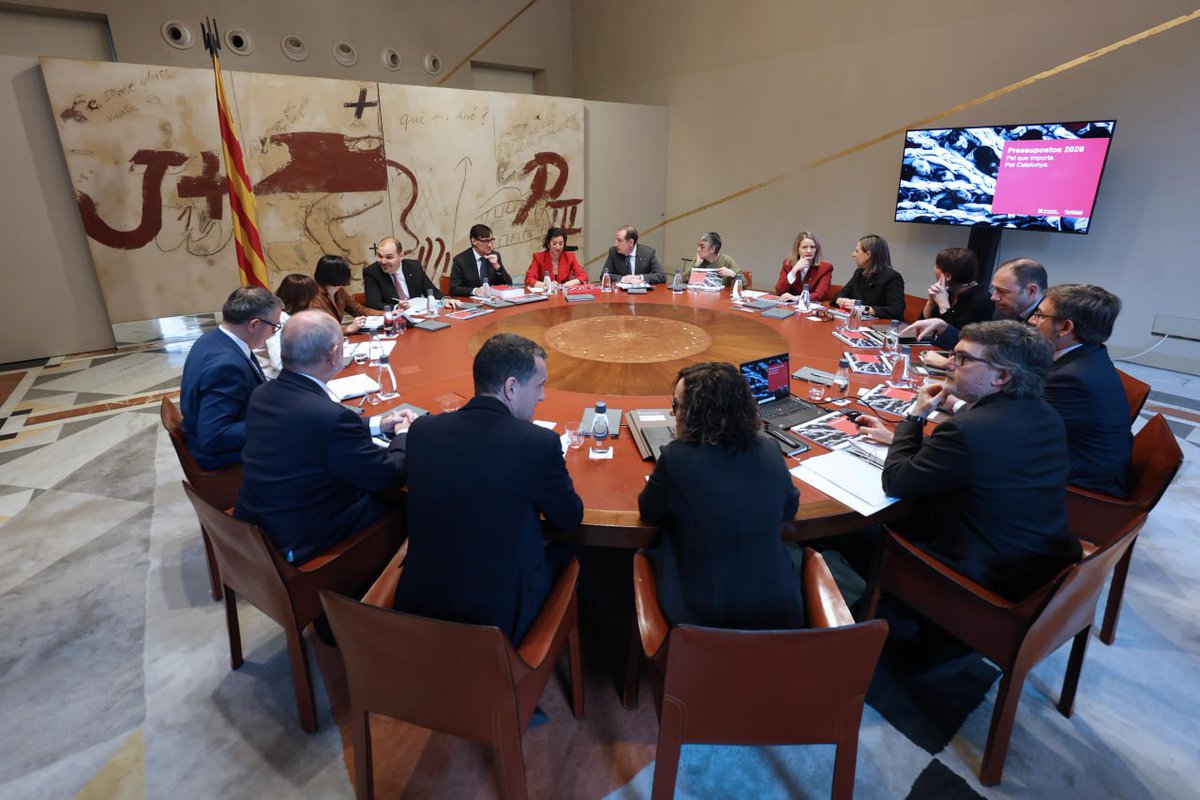 govern's tweet photo. El president @salvadorilla ha presidit una reunió extraordinària del Consell Executiu per aprovar el projecte de pressupostos per al 2026. https://t.co/m0JiF7icjp
