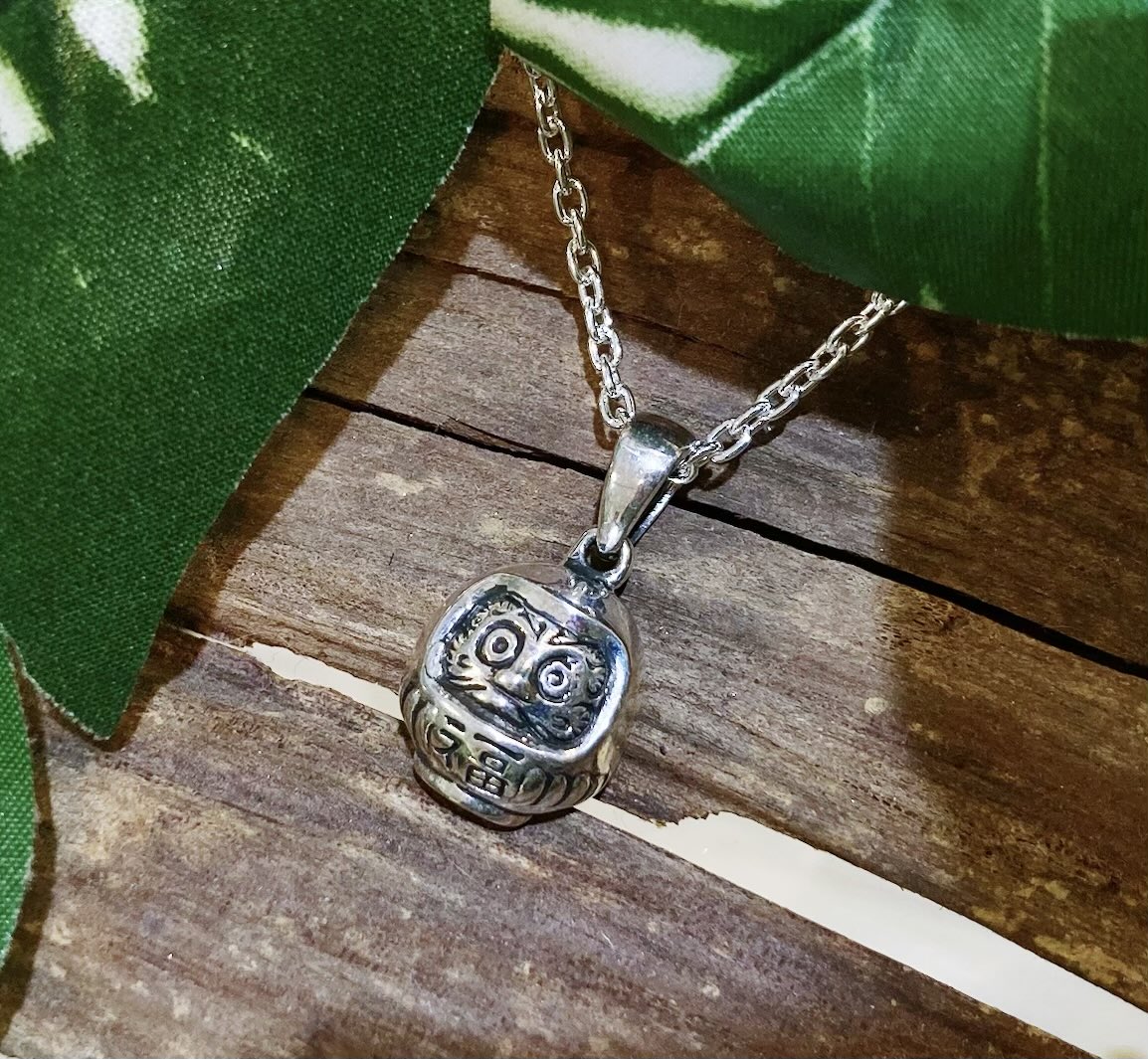 ✨good vibrations✨ だるまモチーフのペンダントトップが入 荷