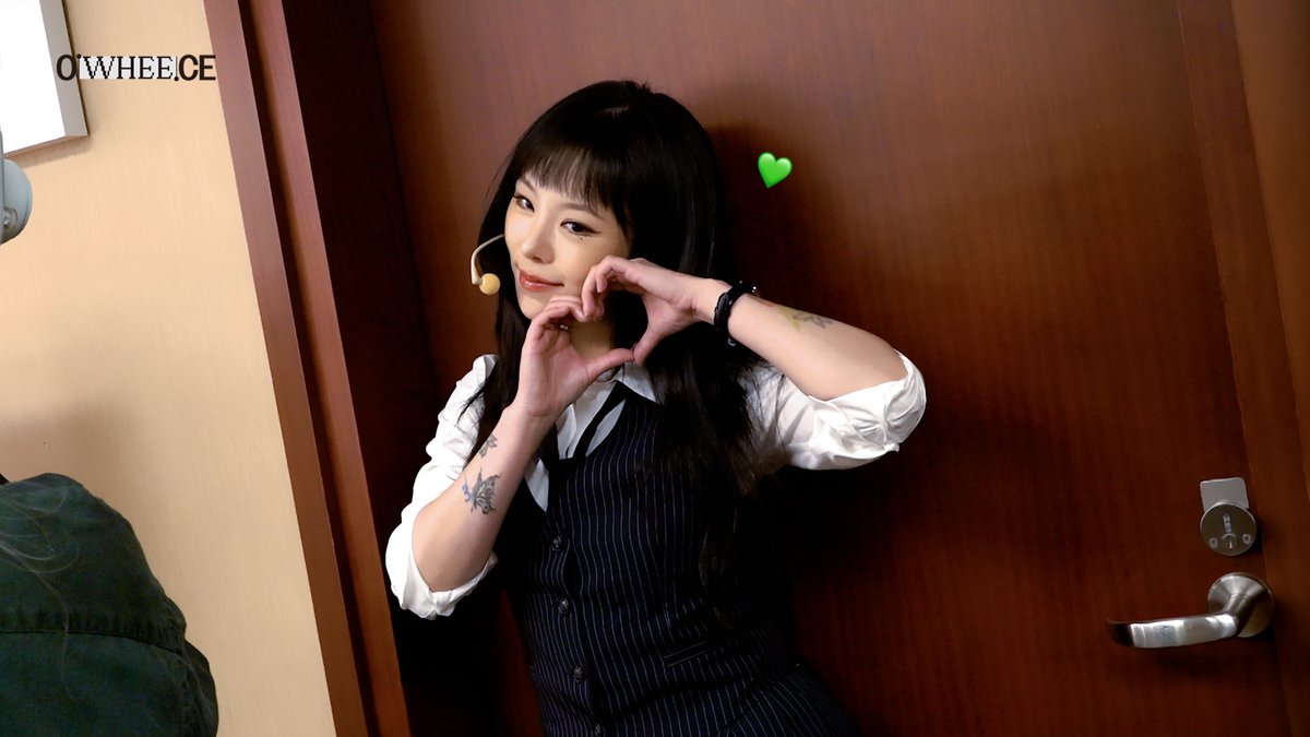 휘인(Whee In) tweet media