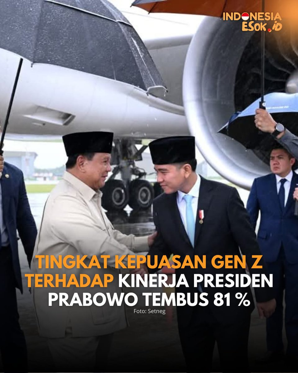 Mayoritas masyarakat Indonesia merasa puas atas kinerja Presiden Prabowo dalam satu tahun terakhir.
Sekitar 77,7% publik merasa puas dengan kinerja Presiden Prabowo Subianto dengan rincian 17,3% responden merasa sangat puas dan 60,4% merasa cukup puas.