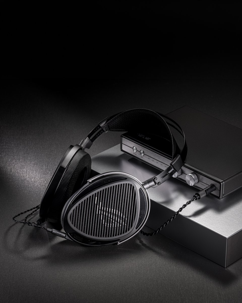 ASUS_ROGUK's tweet photo. Audio that adapts to you. 🎧
Gaming rig or audiophile station, the #ROGKithara delivers flawless sound.
Swap 4.4mm, 3.5mm, 6.3mm plugs and USB-C for pure high-fidelity audio anywhere🔥
#ROGPeripherals #ROGGamingHeadset #Peripherals #ROGWiredGamingHeadset https://t.co/fq2V1Int2D