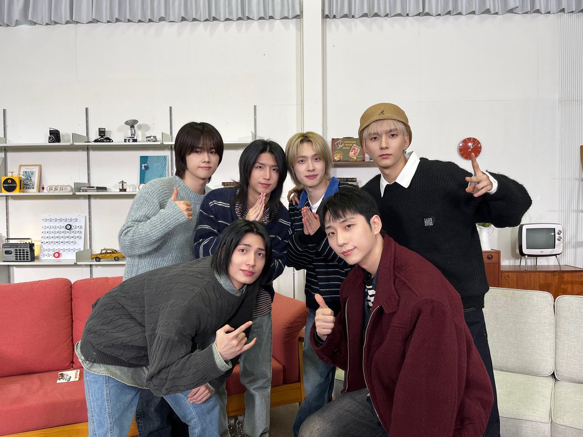 [ #Xtra_Scenes ]

락더월드 익스트림쇼 안녕 -!! 🫧
6화 동안 함께해 준 빌런즈 고마워요 🤍

#XdinaryHeroes #엑스디너리히어로즈
#WE_ARE_ALL_HEROES
#XH_RockTheWorld_XTREMESHOW