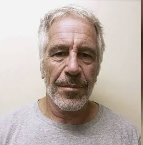 fogna_la's tweet image. Gli #EpsteinFiles terremotano la sinistra liberal mondiale;

arresti e dimissioni si susseguono;

ma il liberalissimo #NYT dice che le “prove su #Trump sono state nascoste”. 

Perché mai, #Biden e #Hillary, avendo “le prove” da anni, non le hanno rese pubbliche NON LO SPIEGANO🤷‍♂️