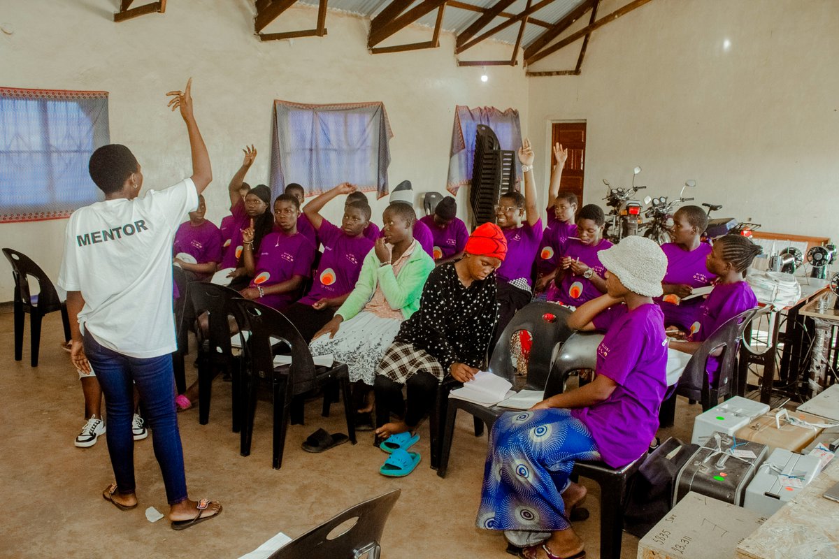Solidarity of Refugee Women for the Social Welfare tweet media