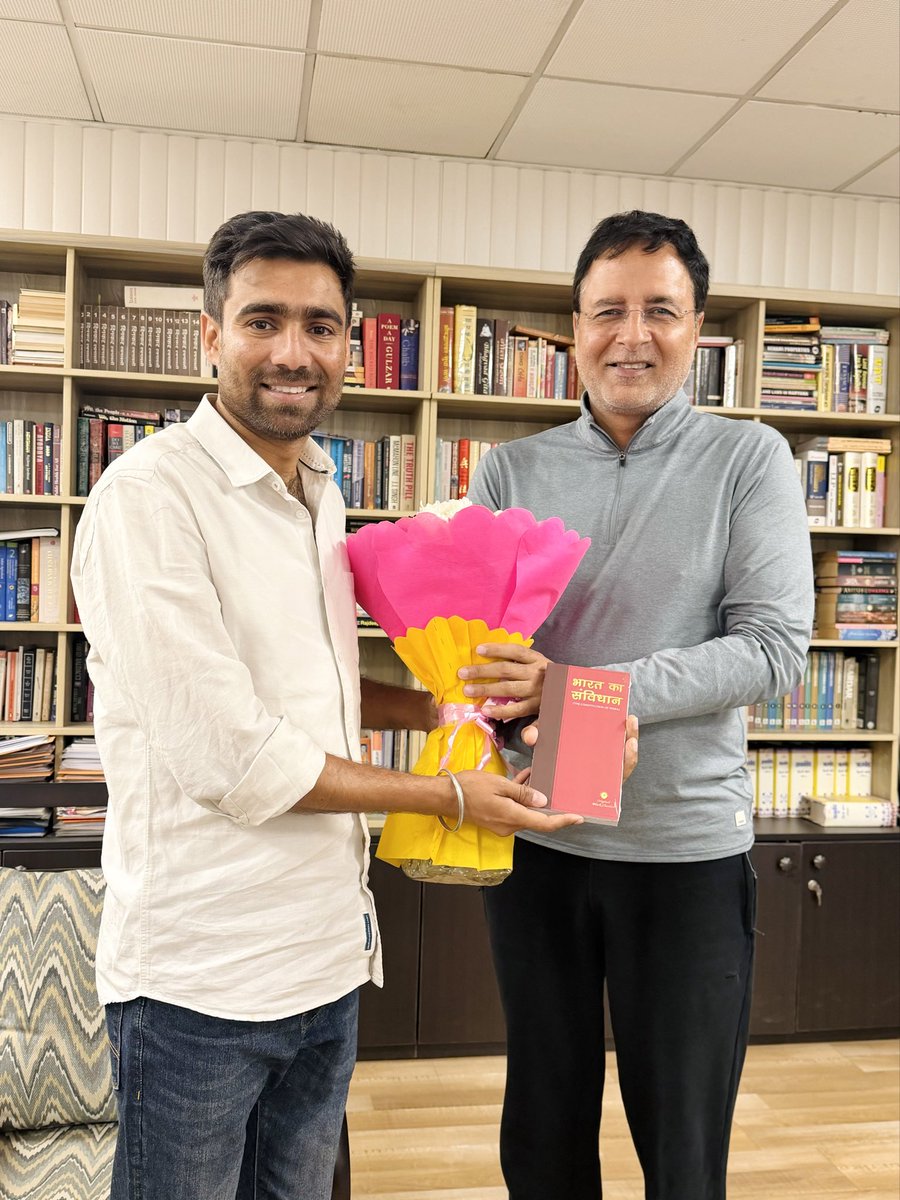 VinodJakharIN's tweet photo. भारतीय राष्ट्रीय कांग्रेस कमेटी के राष्ट्रीय महासचिव व सांसद श्री रणदीप सुरजेवाला जी से मुलाक़ात कर आगामी 28 फरवरी 2026 को आयोजित होने वाले “संकल्प सभा ” कार्यक्रम में सादर आमंत्रित किया ।
@rssurjewala @kanhaiyakumar @anshultrivedi47 https://t.co/MOfVvr8ZPB