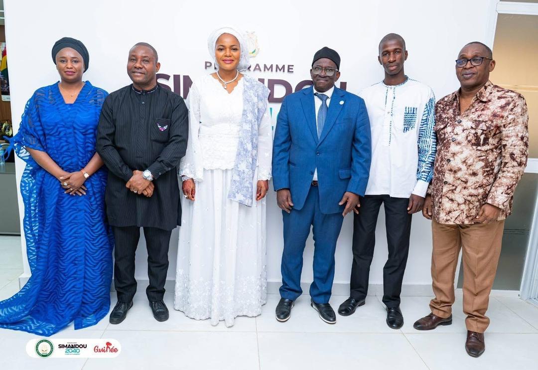 ECA_OFFICIAL's tweet image. #DigitalTransformation is about improving lives. 
In Conakry, ECA met with Minister Mourana Soumah to advance Guinea’s e-health project. By localizing the eFiche platform, we’re using AI-driven automation to empower patients and strengthen healthcare data. 
#EHealth #Innovation