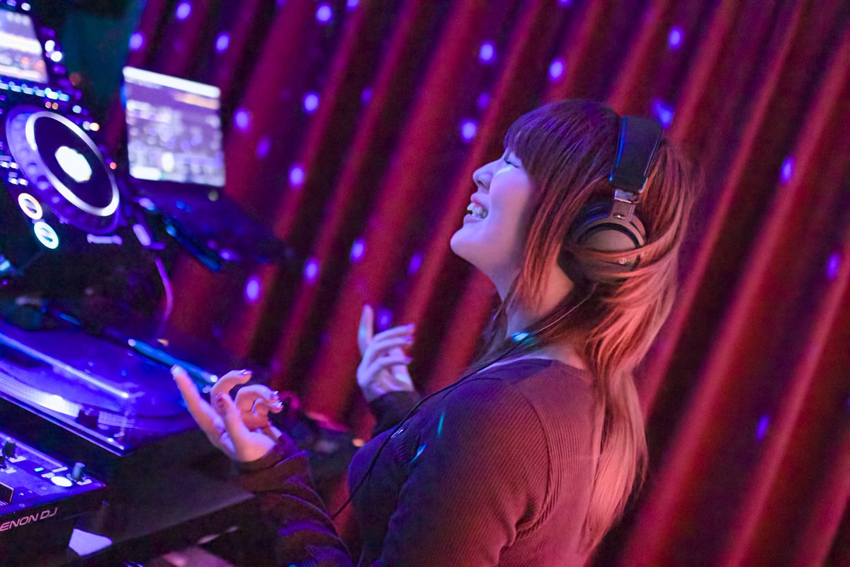 Hello Wonder tweet media