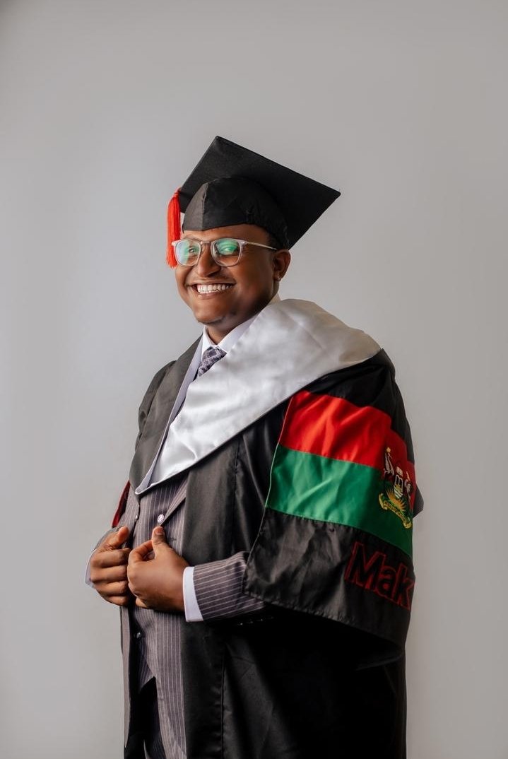 Kadesert's tweet photo. People's 90th Guild president 🎊🐐... 
Congratulations @ArihoEd 
#76thmakgraduation 
#RoadToIsimba
#PiratesOnHunt
#akasayi https://t.co/rsipRKcYeD