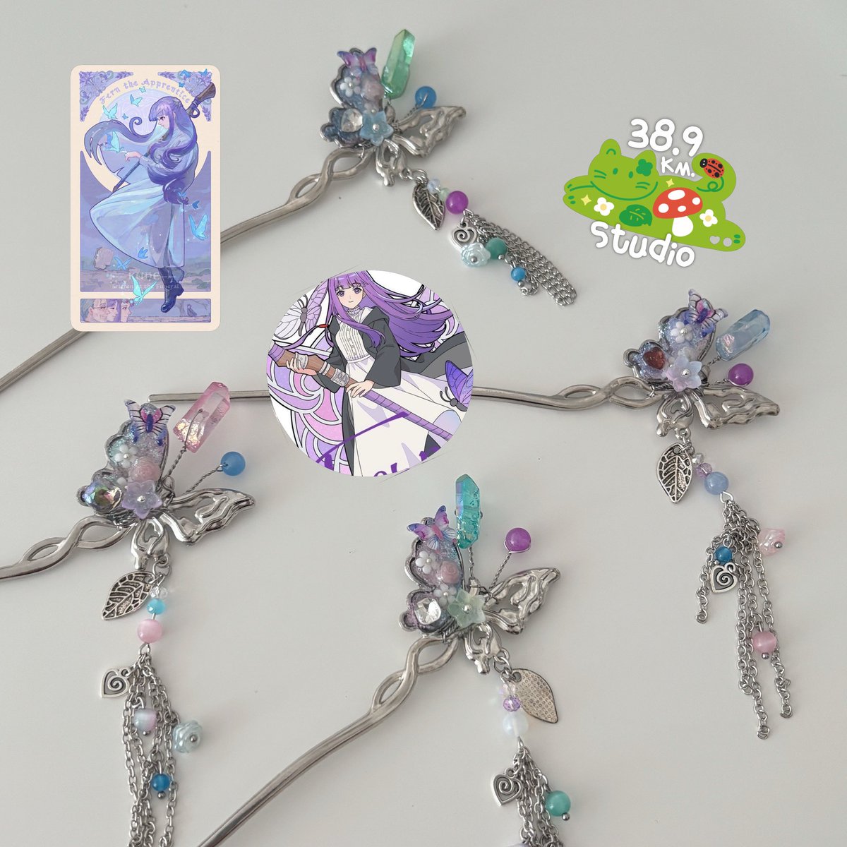 389KMstudios's tweet photo. 🦋📜 Aura Quartz butterfly hair pin ✨🧚‍♀️แรงบันดาลใจจาก เอนิเมะฟรีเรน #frierenbeyondjourneysend #frieren 
จากตัวละคร น้อง เฟรน,เฟรุน นักเวทย์สุดน่ารักผมสีม่วง พร้อมการร่ายเวทย์ที่มีผีเสื้อสีฟ้าออกมาน่ารักมาก 🦋
วัสดุตัวปิ่น: แสตนเลส ไม่ลอกดำ 
หินในตัวงาน : Aura Quartz, Amethyst https://t.co/yp6IVXUX0D
