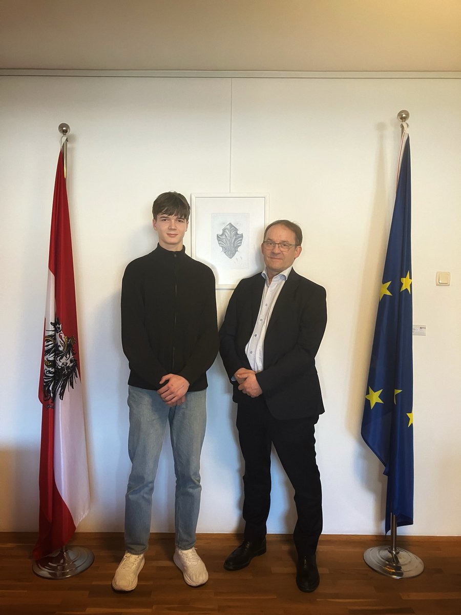 AustriainKosovo's tweet photo. Congrats to Nikola Trajkovic, winner of the #YouthDrawTheLine🎨 contest and becoming Austrian Ambassador for a Day!
He met Ambassador Schnetzer and the team, exploring 🇦🇹’s work in 🇽🇰 and kicking off the day with a visit to #DeepSpacePristina.
@UNDP_Kosovo
#16DaysOfActivism https://t.co/i69zqxcuCx