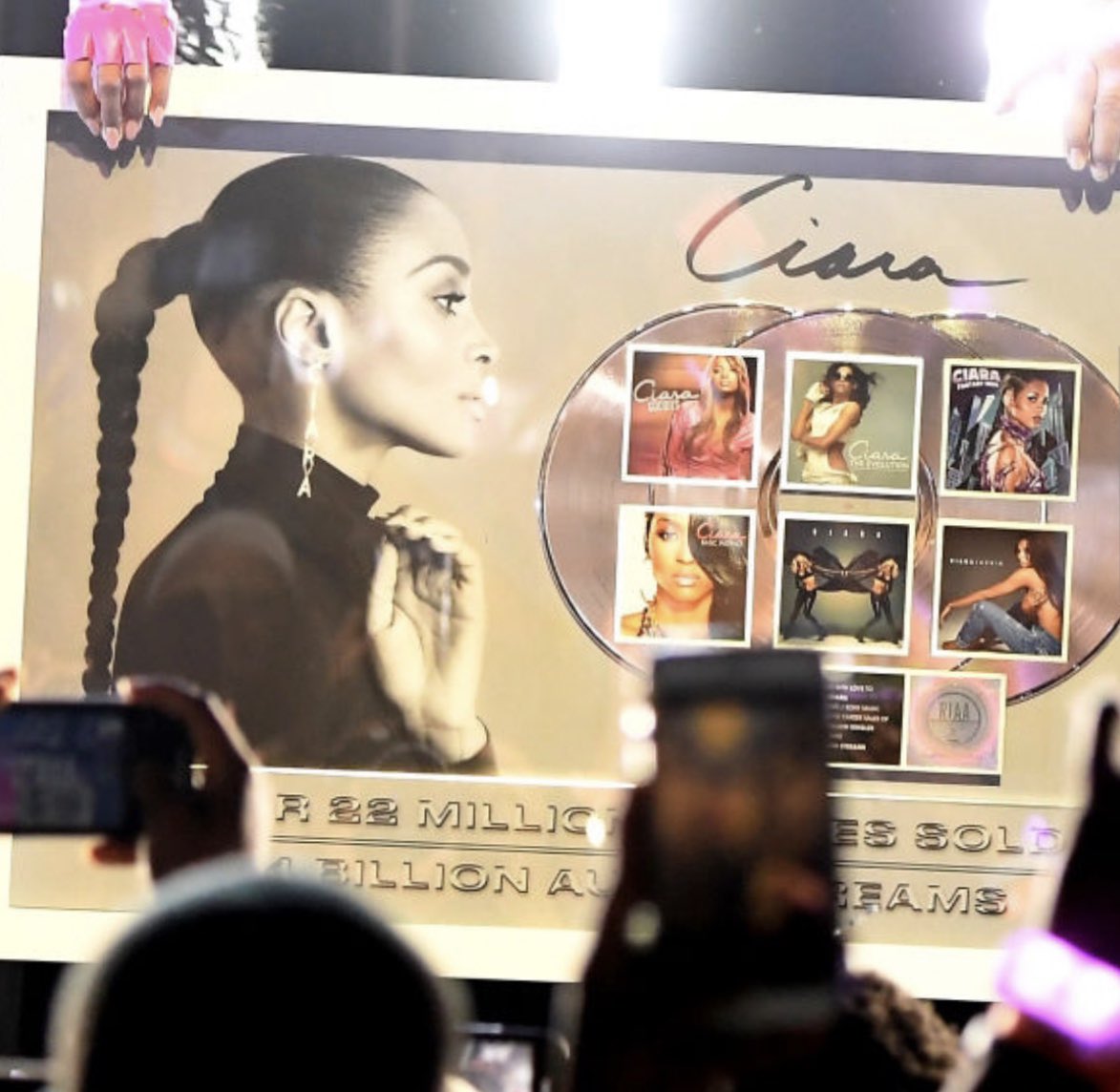 Mind you, that’s over a MILLION records MINIMUM for every era of her 20+ year career. With the 2 most recent eras being under her own label. 8 Albums in. 

Ciara has succeeded in the Physical era, the Digital era and the Streaming era. 
 
And undeniable #ICON 👑