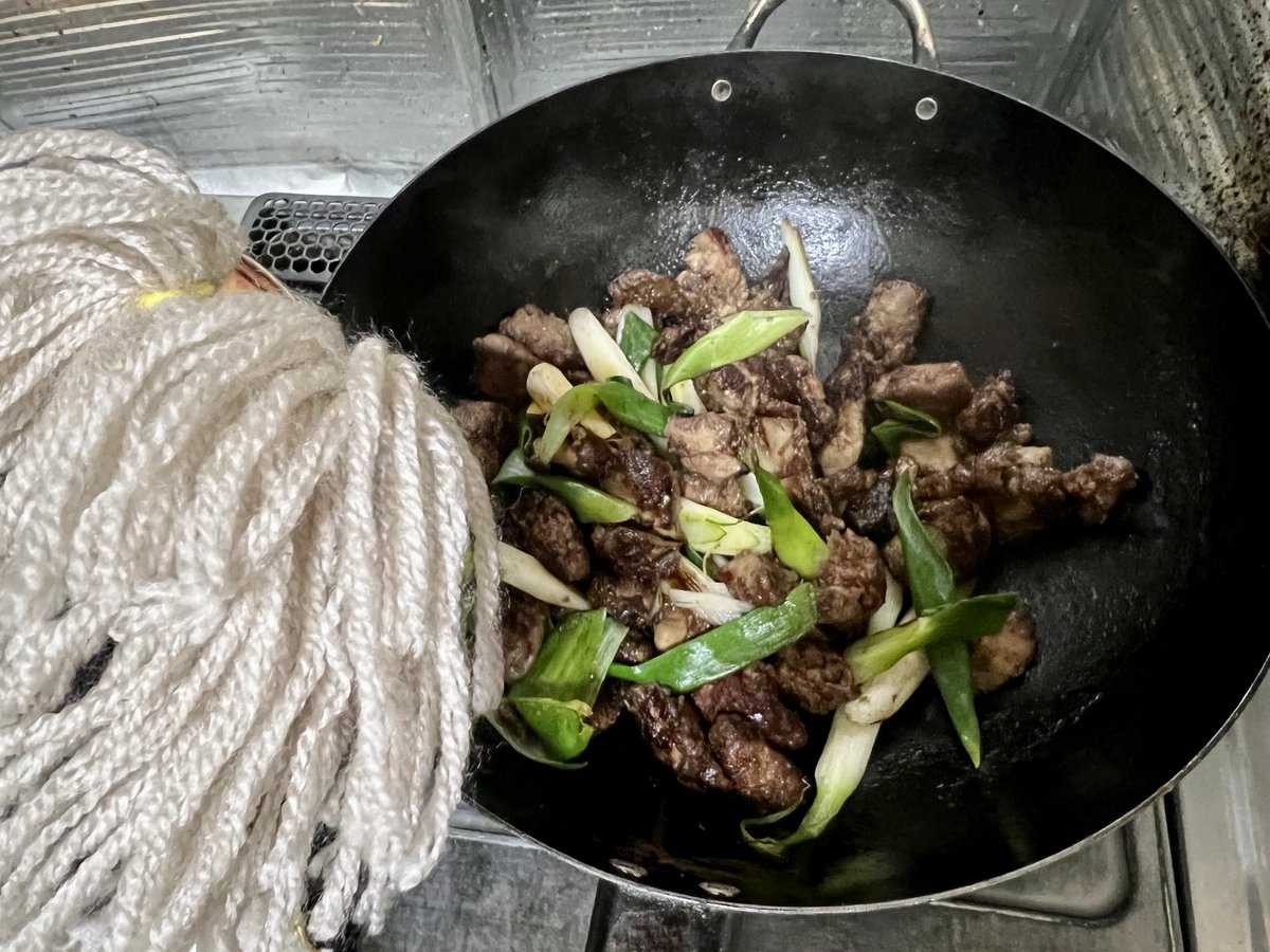 メンちゃん、鶏レバー炒め物だよ

素焼きにポン酢で食うのもなかなかいけるよ

#Twitter家庭料理部
#日本自炊協会 
#お腹ぺコリン部 
#おうちごはん 
#料理好きな人と繋がりたい
#料理記録