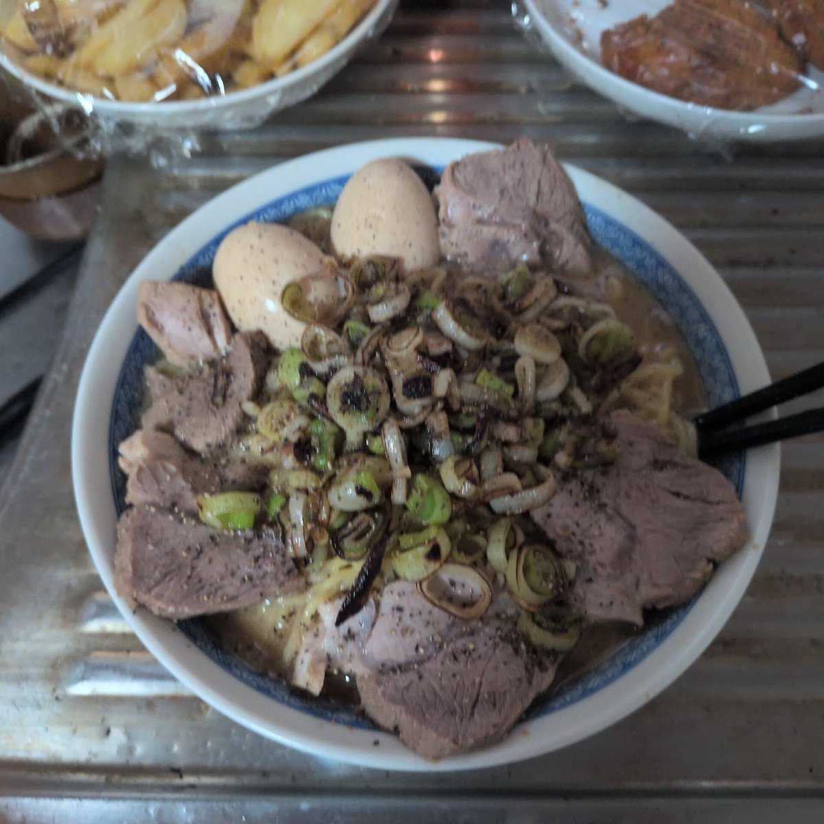 raihetare's tweet photo. みぃぃそ！！　焦がしネギぃぃ！
ラーメン！！ https://t.co/BkY31O4xEI