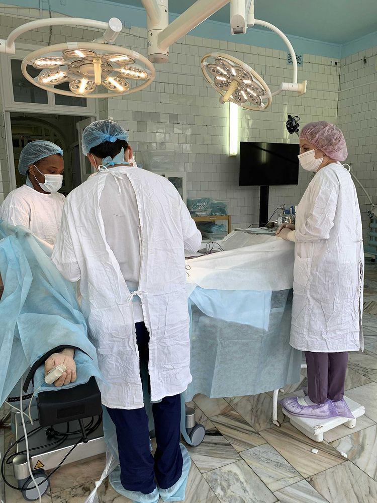 Meet Chukwudi Olewuezi, best-graduating medical doctor, Siberian State Medical University Russia.

First foreign student in the university’s history to earn distinctions in all medical courses — graduating with a perfect CGPA of 5.0/5.0.

Retweet to celebrate excellence 🎓