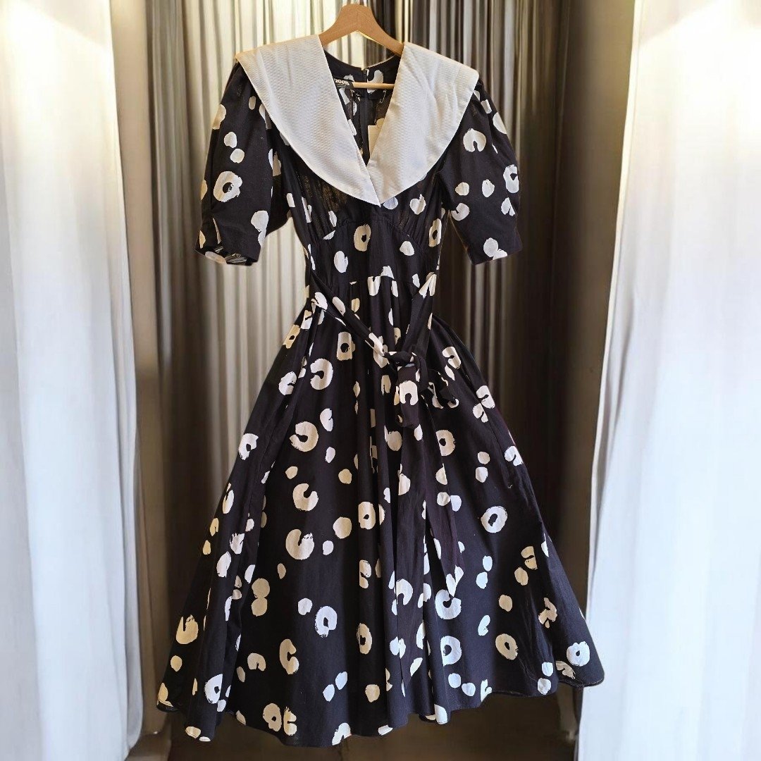 80年代アメリカ製のワンピース👗は、春のお出かけにぴったりですね