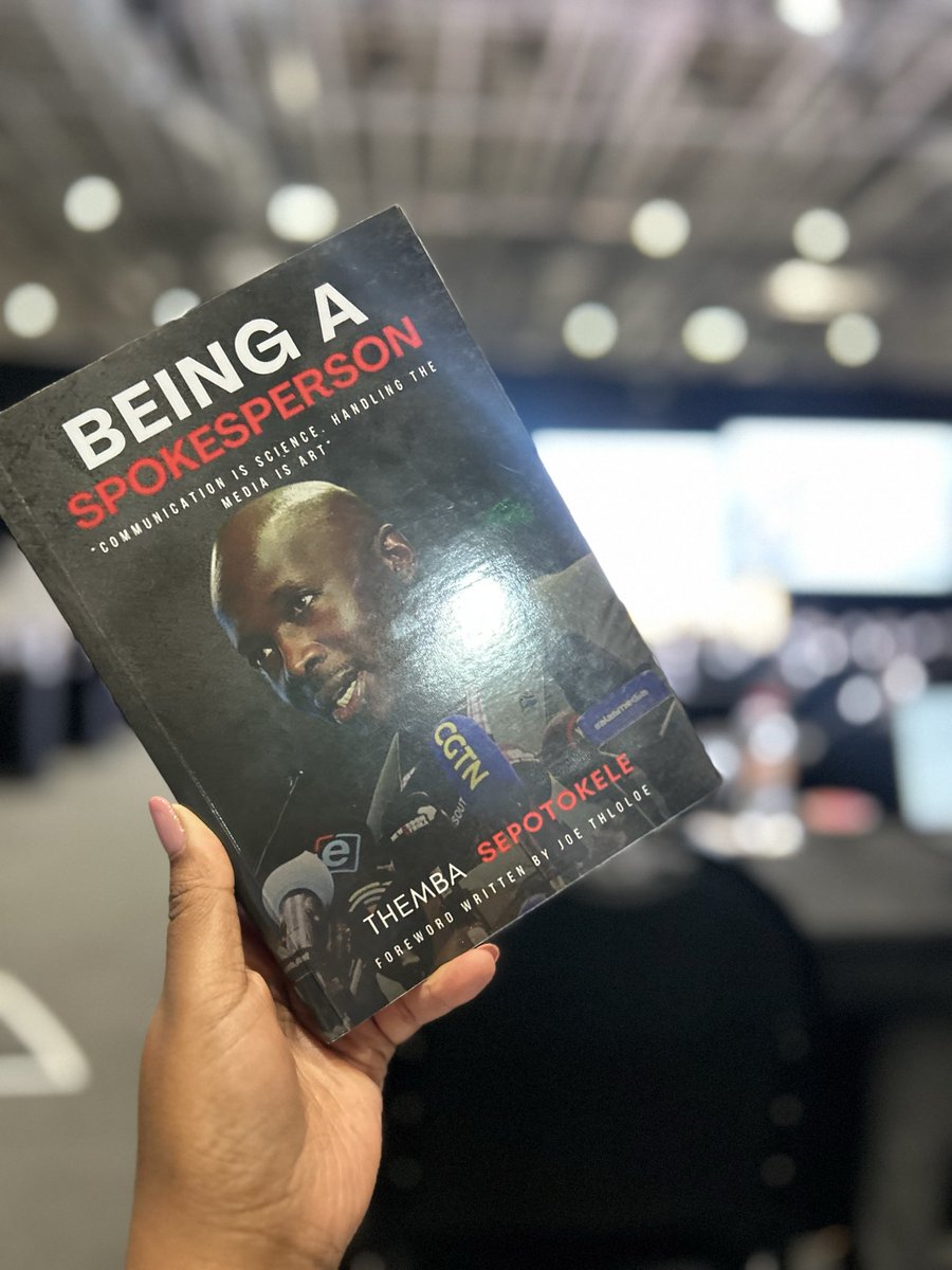 Tshenolo__M_'s tweet photo. Day 3, the final day of #NCF9, and I leave feeling truly encouraged. Great engagement with Themba Sepotokele and Motalatale Modiba, spokesperson of @SALGA_Gov Im heading back to Province with renewed excitement and vigour for my journey in local government communications. #Salga https://t.co/oJmQzLdWkY