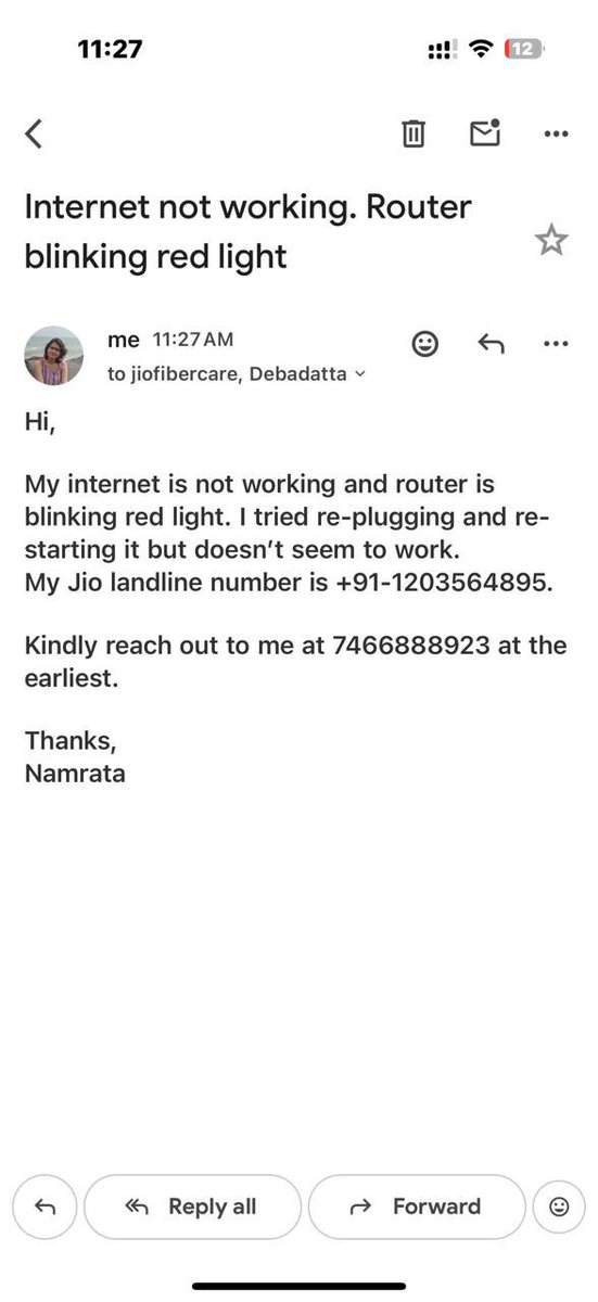 DebadattaRay's tweet photo. @JioCare trying helpline no from morning. “All lines in route busy” coming continuously. Router at my home blinking red since yesterday. The connection rechecked but faulty.  In the name of Namrata Ray phone 8521458601. Pl raise complaint. Sharing screenshot of complaint https://t.co/pWUUe0jCpg