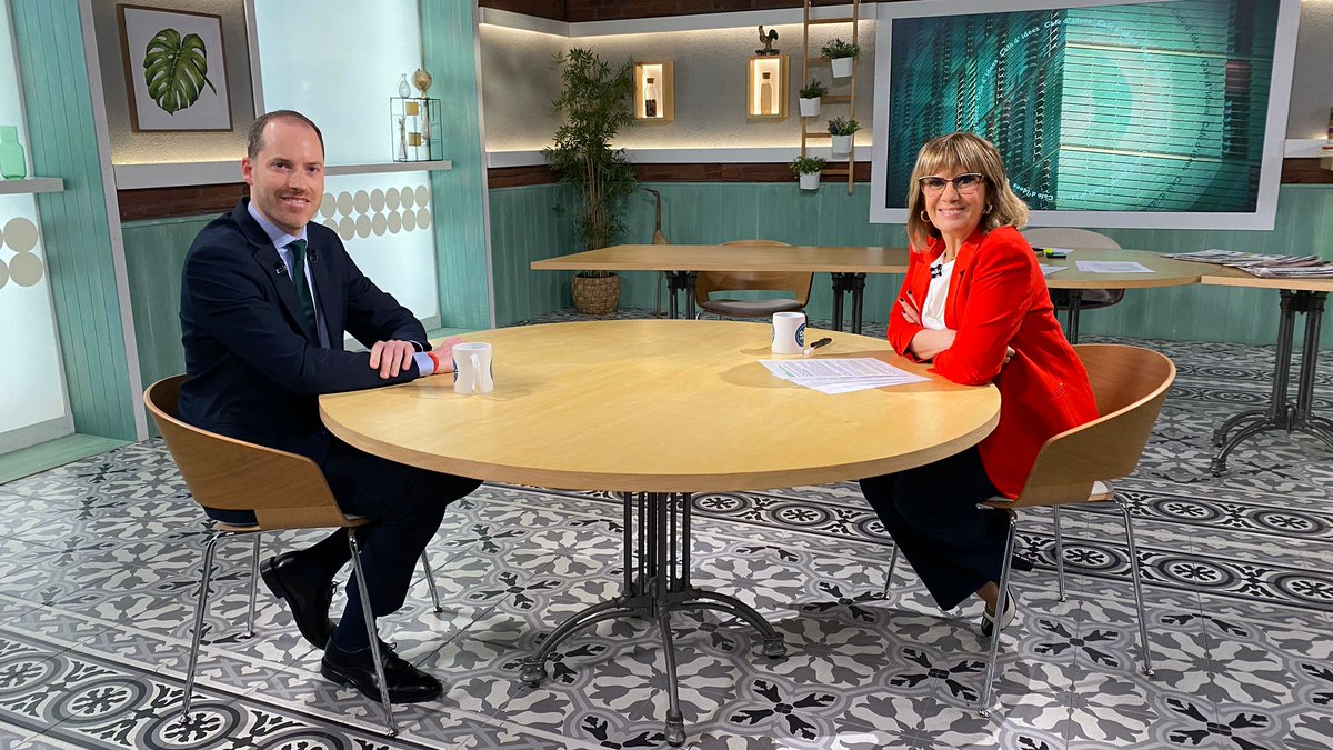 cafedidees_rtve's tweet photo. 🔴 Comença l'entrevista de @GemmaNierga a @JuanFernandezB, portaveu del @PPCatalunya al Parlament de Catalunya

👥 Després analitzarem l'actualitat amb Màrius Carol, @fernandezdeu i @antoniobanos_

📍 #La2Cat de @RTVECatalunya i @radio4_rne
📱 https://t.co/UIIHiOSkDb https://t.co/GRbmIMLpUm