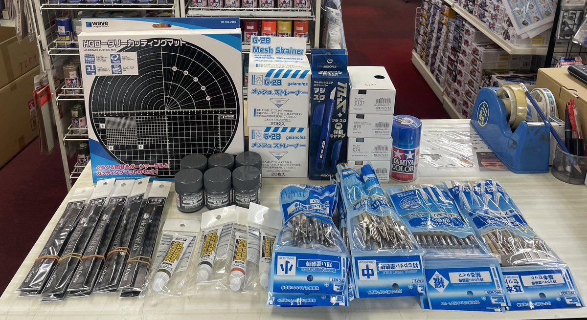 sansei2535's tweet photo. 【本日の入荷品】

○プラモデル
車
飛行機

○ミニ四駆
ライザン
パーツ

○工具・塗料　ほか

水性ウェザリング塗料入荷しました‼️
塗装棒も色々ありまーす✨ https://t.co/JsVKaSrb3B