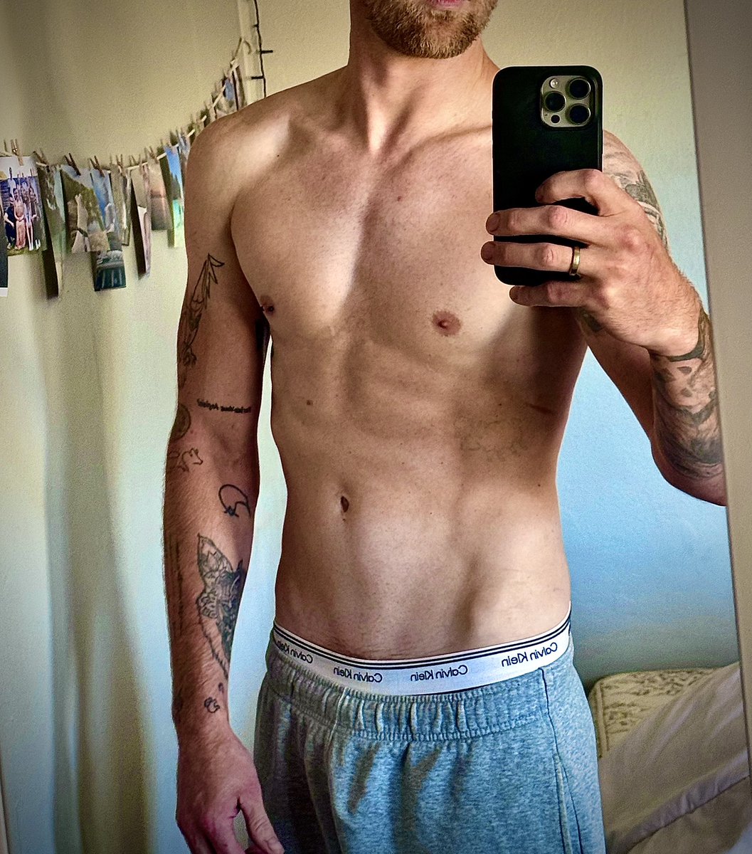 The downside of gaining weight is that it comes at the cost of losing your abs🙃