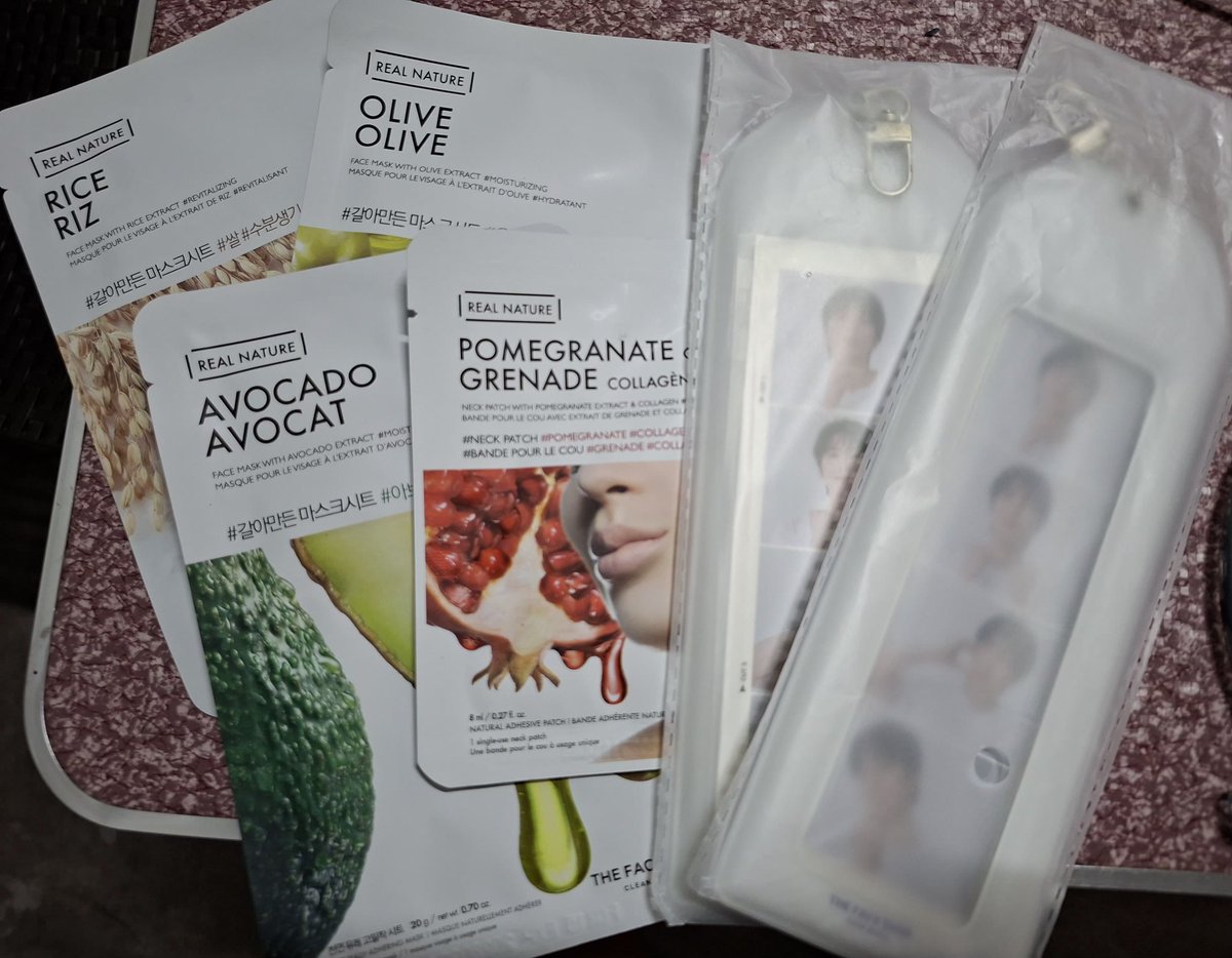 appleberryfreez's tweet image. Omg real nga if bumili ka kahit ano sa the face shop may pa free 🥹🩷🩵 
Sa sm bacoor ko lng binili. 
Ps. sa friend ko po yung isa 🥰 @HMcbroken 
#thefaceshop 
#WONWOO