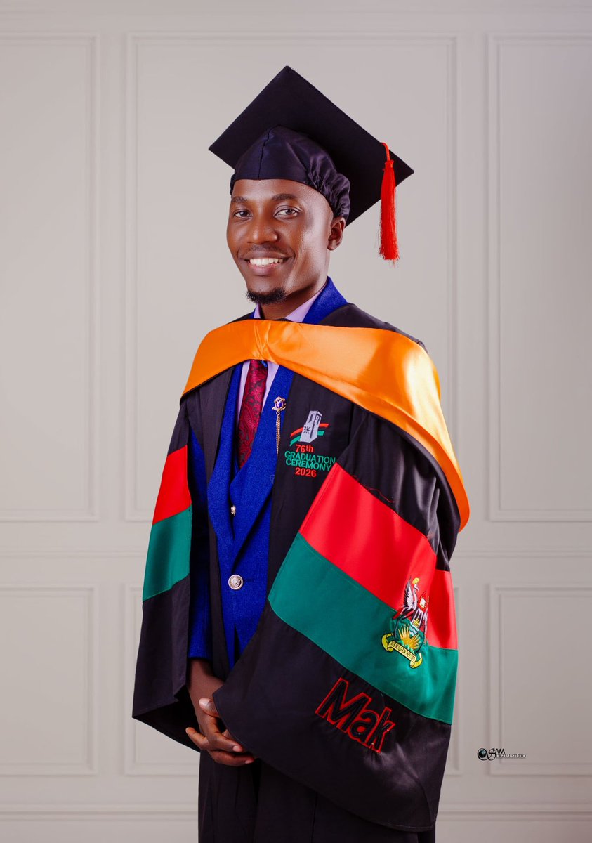 LukwagoJuliusK's tweet photo. I'm much delighted to celebrate with a brother, mentor, friend, colleague my Senior Mr. Adrian Lubyayi Abraham (@AdrianLubyayi_1) for having accomplished his  Bachelor's journey at Makerere University 🎊🍻🍾🎓🎓🎊

#76thmakgraduation 
#Nkobazambogo 
#BugandaYouthCouncil https://t.co/zw2Fm73ajm
