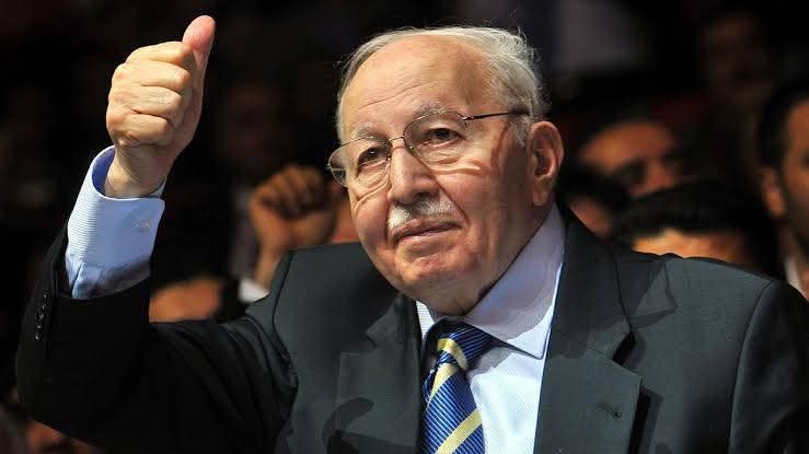 Savunan Adam Necmettin ERBAKAN 
hocamızı vefat yıl dönümünde rahmet ve minnetle anıyor davasını yaşamayı Allah'tan niyaz ediyorum.

Başımıza şu üç çiviyi çakacağız ;

1- İslâmsız Saadet olmaz !
2- Şuursuz Müslüman olmaz!
3- Cihad’sız İslâm olmaz !

Prof.Dr. #necmettinerbakan
