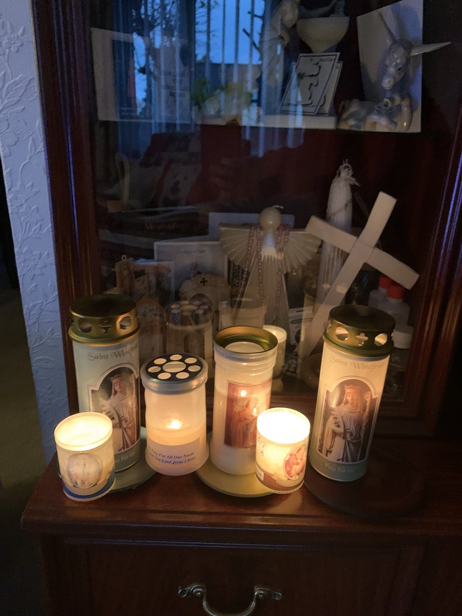 Katinka52's tweet photo. @BellaShihTzuAce @AdsDogCharlie In memory of a beautiful talented lady thinking of Peter &amp; family &amp; of course sweet Bella! Today I’m sure will be a very sad day but a celebration of her life! 🙏🏻🕯️🙏🏻#forbarbara #godblessher #inmyprayers https://t.co/qjllCY3UNj