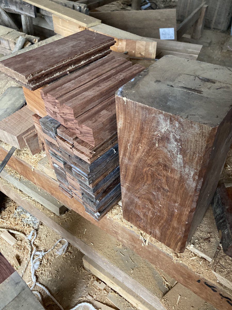 えんたしす tweet media