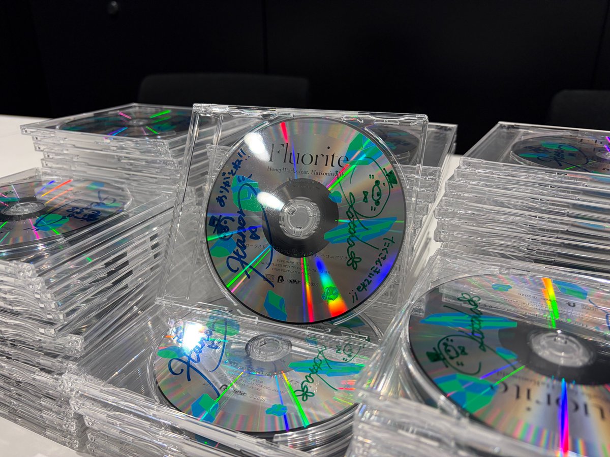 サイン書いたぞーーー！！！ 動画見てね👀