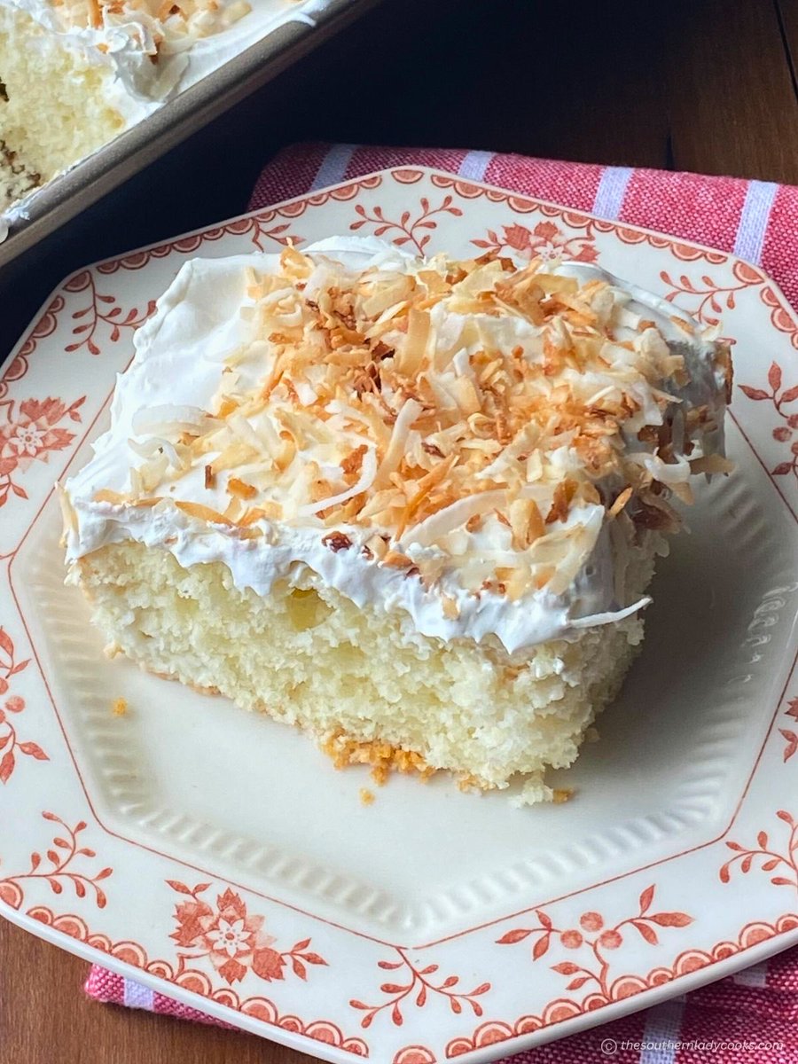 SouthLadyCooks's tweet image. Recipe➡️ thesouthernladycooks.com/coconut-cream-…
If you love coconut, try this delicious cake.  It’s super easy and delicious. #coconutrecipes #baking