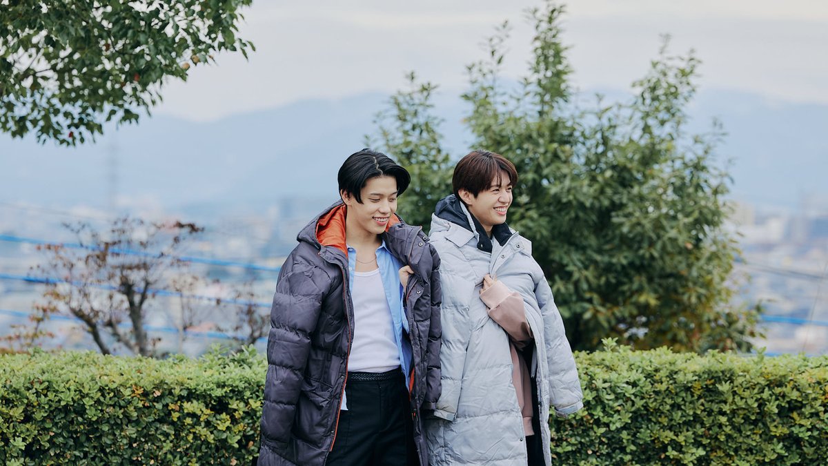 ◢◤￣ 第九話オフショット ＿◢◤

想いが通じ合った帰り道💜🧡

#FOD にて全話見放題独占配信中⏳✨
▶️fod.fujitv.co.jp/title/10gn

ご感想は #ボネクワ感想 で教えてください💭

#ボネクワ #BLドラマ