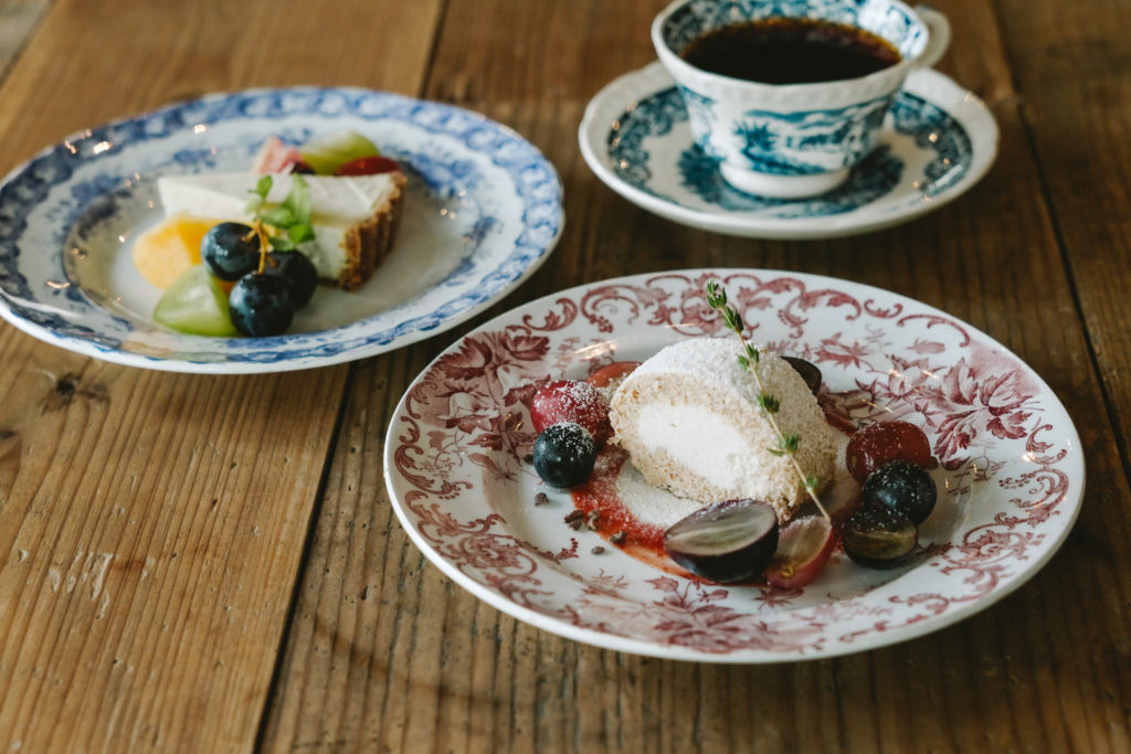 Champlu_okinawa's tweet photo. 「raw sweets cafe abondance」
一皿のアートに込めた丁寧さを味覚で感じるカフェ
https://t.co/2AkyFSKchh
沖縄市コザのパークアベニューで出会う、心を込めたロースイーツ
#champlu #沖縄 #パークアベニュー https://t.co/sJxvLpFA1M