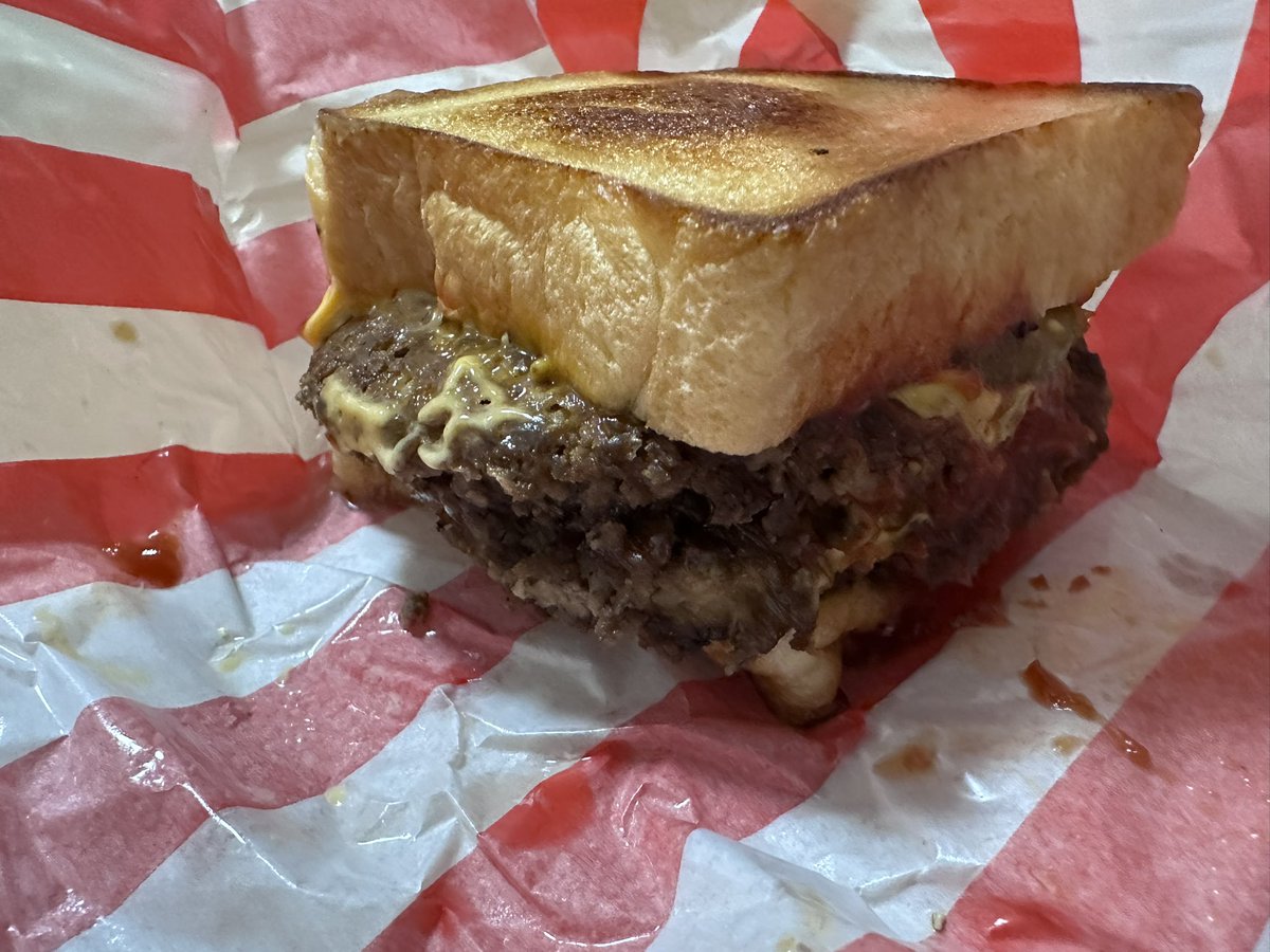 hayabusawave's tweet photo. クッソ美味いハンバーガー食った https://t.co/BRjjuR7lQ2