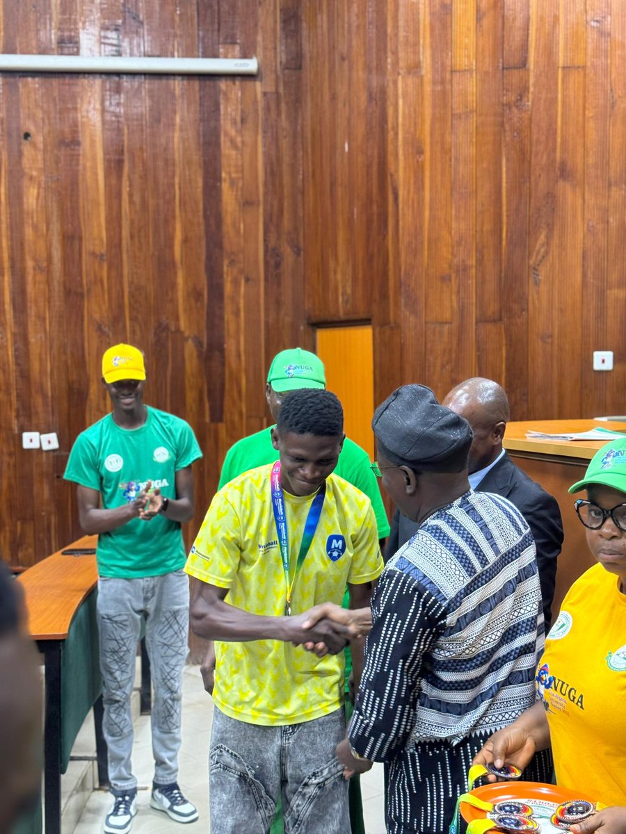 Applaud others often; it doesn’t cost anything but means everything.💚