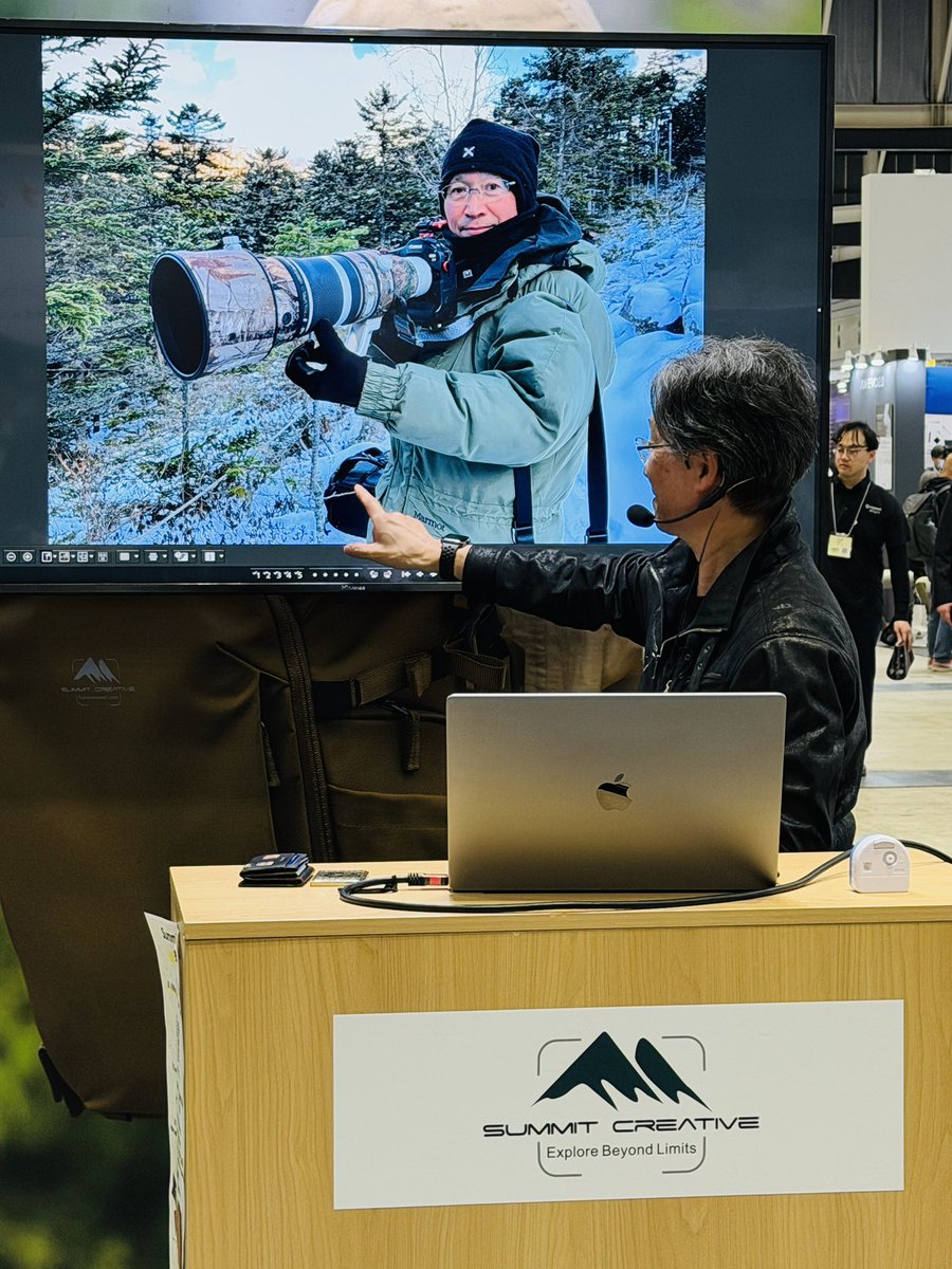 Widetrade_JP's tweet photo. 📍Summit Creativeブース
16:30〜
山本純一先生が登壇!
北海道の自然・野生動物を撮り続ける風景写真家。
今回は愛用するSummitカメラバッグの使い方や機材入れる方をリアルに語ります📷
ぜひ会場でお聞きください!
#SummitCreative #CPプラス2026
#カメラバッグ
#サミットクリエティブ https://t.co/W9jbhflvyF