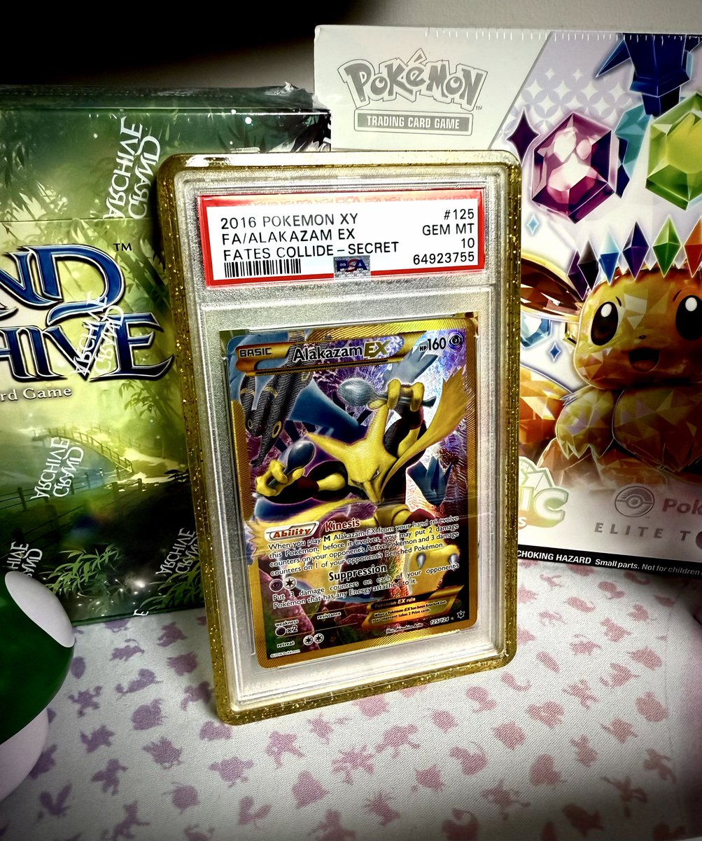 don’t think there is a better card.

<a href="/MitsuhiroArita/">有田 満弘 Illustrator</a> art.

lugia… umbreon… alakazam.

gold. texture. perfect.