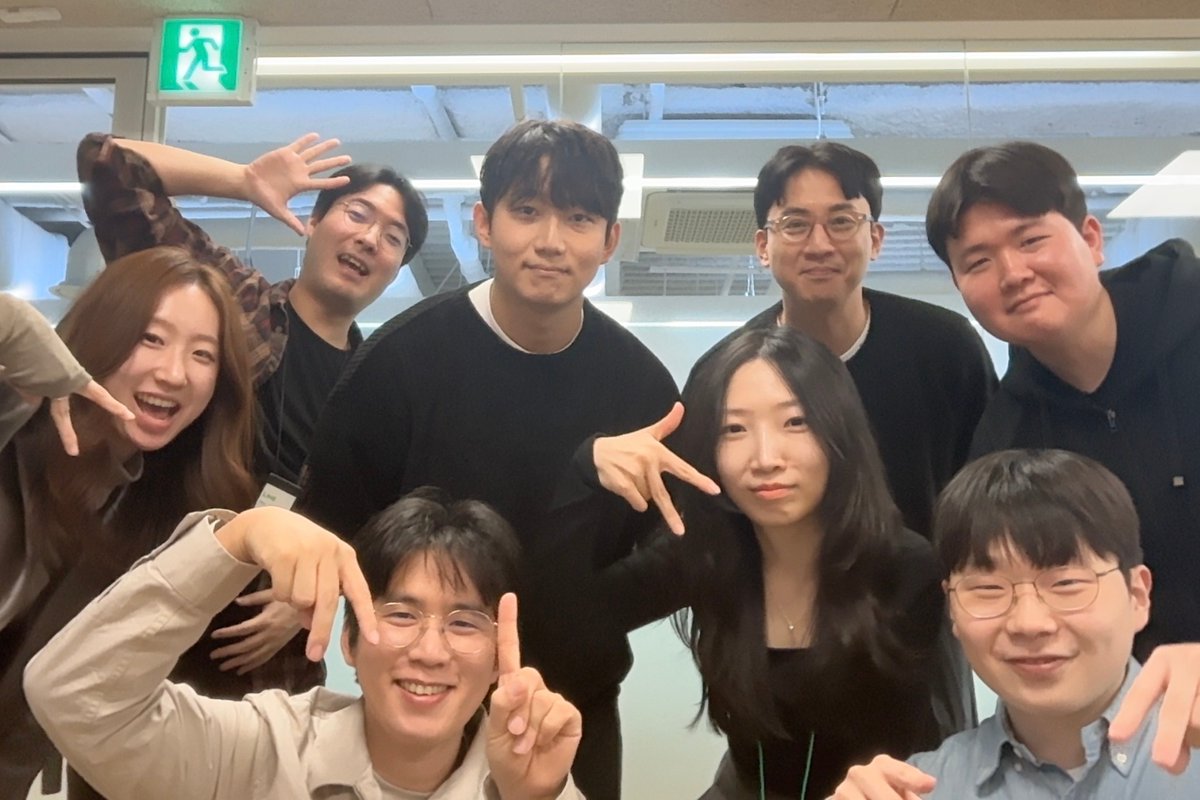 LINE Developers tweet media