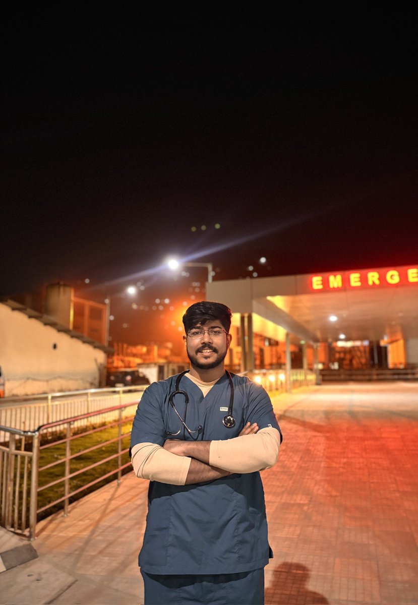 samirkrdhar's tweet photo. Stepping into the Labour Room in my Knya scrubs was when medicine first felt real. I still remember how different it felt, being on your feet for hours without noticing the time pass. Built for long hours, responsibility, and the life we choose.
@knyamed 

#MedX #MedTwitter #Knya https://t.co/4nTqodMrhG