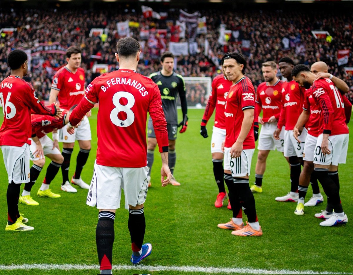 When is Manchester United going to start losing games again? It's been weeks, and this doesn't feel like the Manchester United we know.

Amorim's era was so chaotic, it was like WLLLDWLDDLLW. Currently, we are seeing WWWWDW. This show-off should be put to an end ASAP.