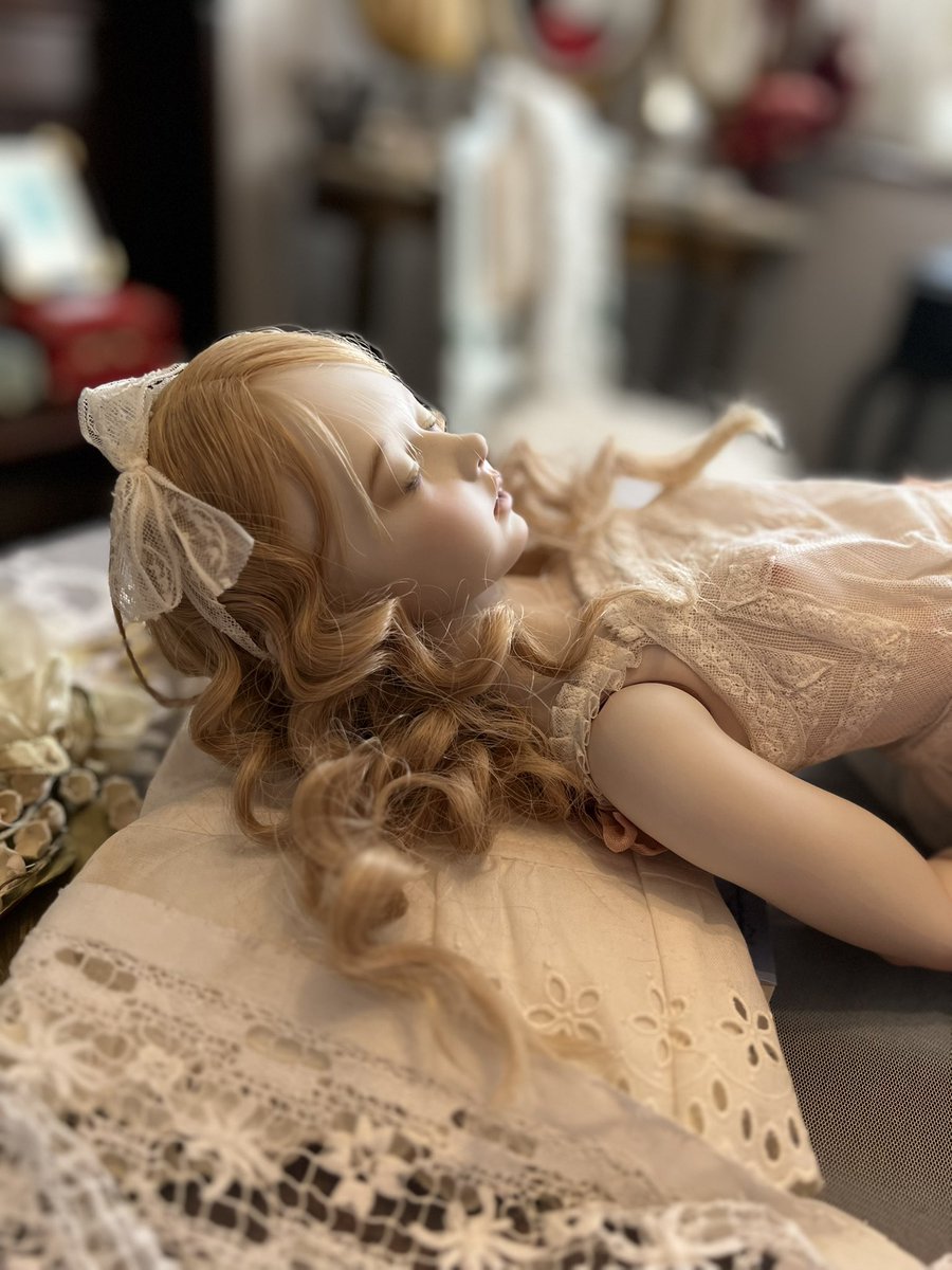 2/27、祈りの間で撮影した写真。 人形 platinum circus 作