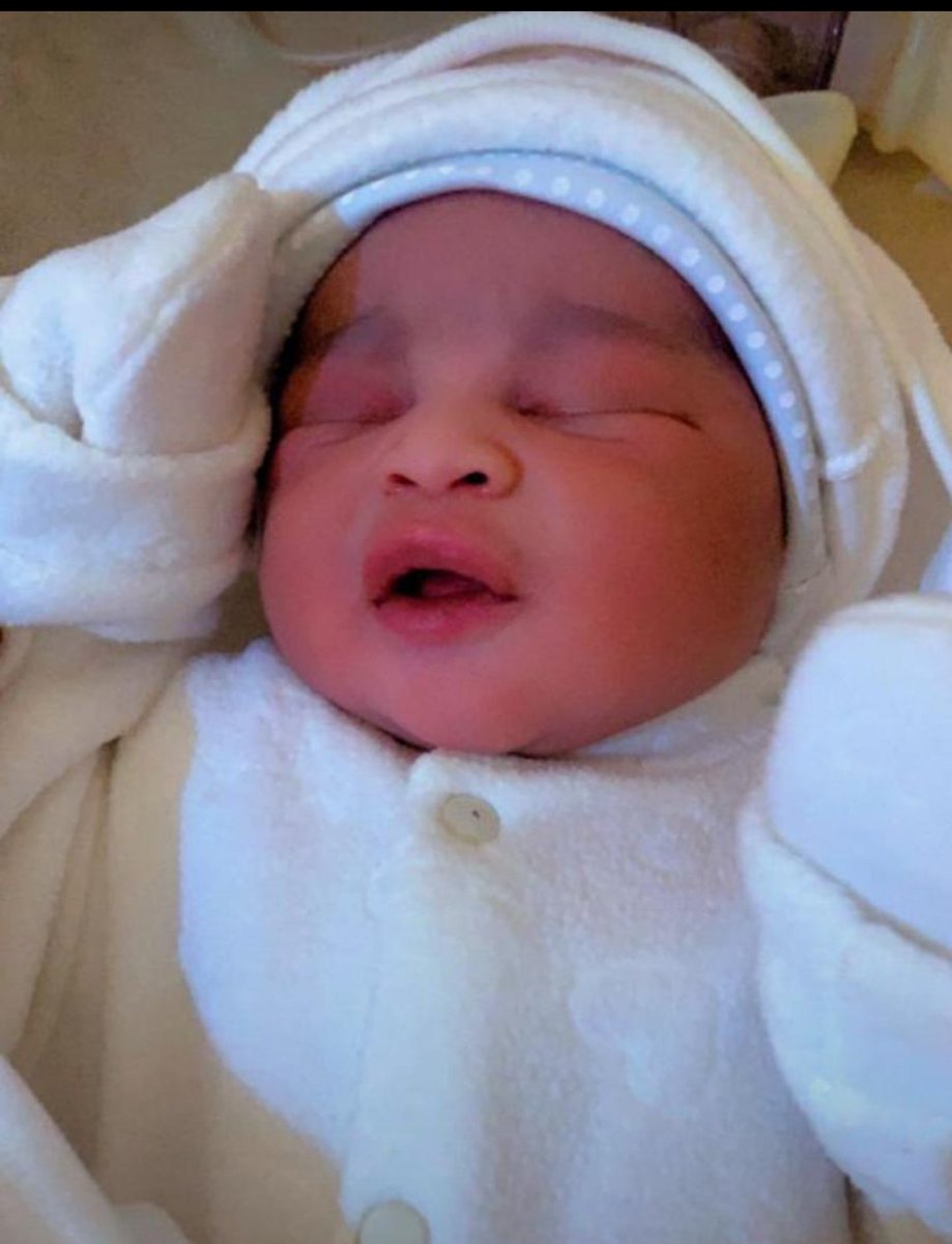 _twita_Labour's tweet image. innalillahi wa'inna ilayhi raji'unn 💔

it is with deep sorrow and total submission to faith in Allah's decree that i announce the passing of my beloved sister (Amina).
she gave birth to him and she returned to her creature today, just now. may Allah grant her al-Jannah.