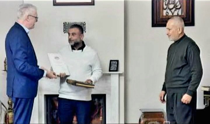 Guess who runs private citizenship ceremonies at their friends house… How many politicians do that ? Don’t Dr ISIS &amp; Tony have a such a loyal little friendship going on… it just keeps getting murkier &amp; murkier .This minister is so compromised, it’s beyond belief this is now