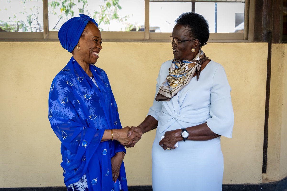 IOMSouthSudan's tweet photo. Our team was honored to welcome IOM senior leadership to #SouthSudan this week 🇸🇸

DDG @daniels_ugochi and @CelestinFranz shared a clear message: lifesaving aid must continue, while durable solutions are strengthened to reduce aid dependency and support government-led recovery. https://t.co/cO6304q5k1