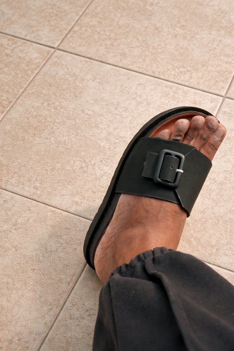 Micdave172's tweet image. Clean. Bold. Effortless.
Step out in comfort and let your style speak without noise. 🖤🔥
🏷️ 22,500
#Slimeverse #HandmadeQuality