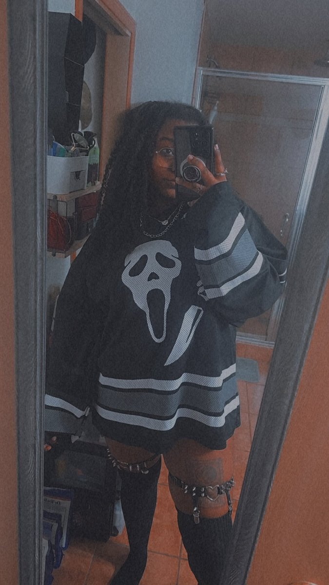 cheyalek's tweet photo. didnt get a shirt but I got something even better - a killer performance, no one does it like you 🔪 
@ScreamMovies
#scream7 #Ghostface https://t.co/a5iwgCxG7i