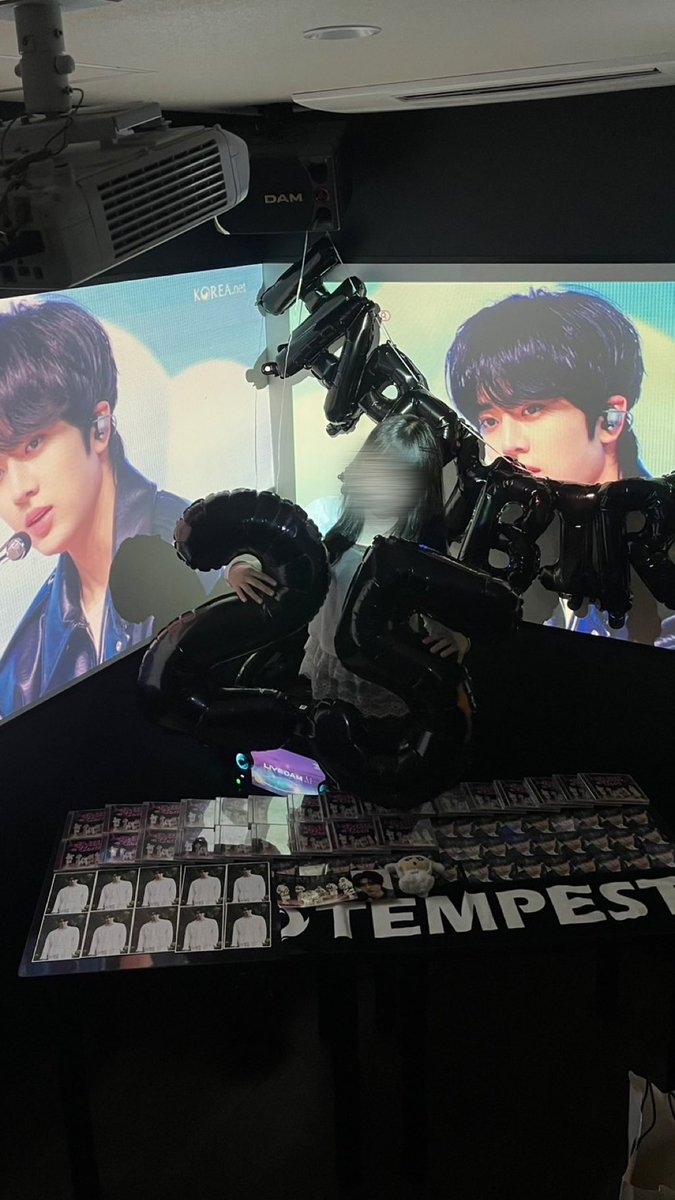 모모♡̴⟡.˚ tweet media