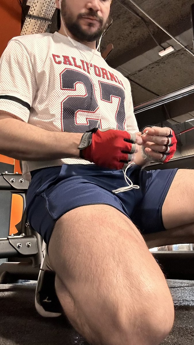 Me siento muy Therian viniendo al gym así… 🐶