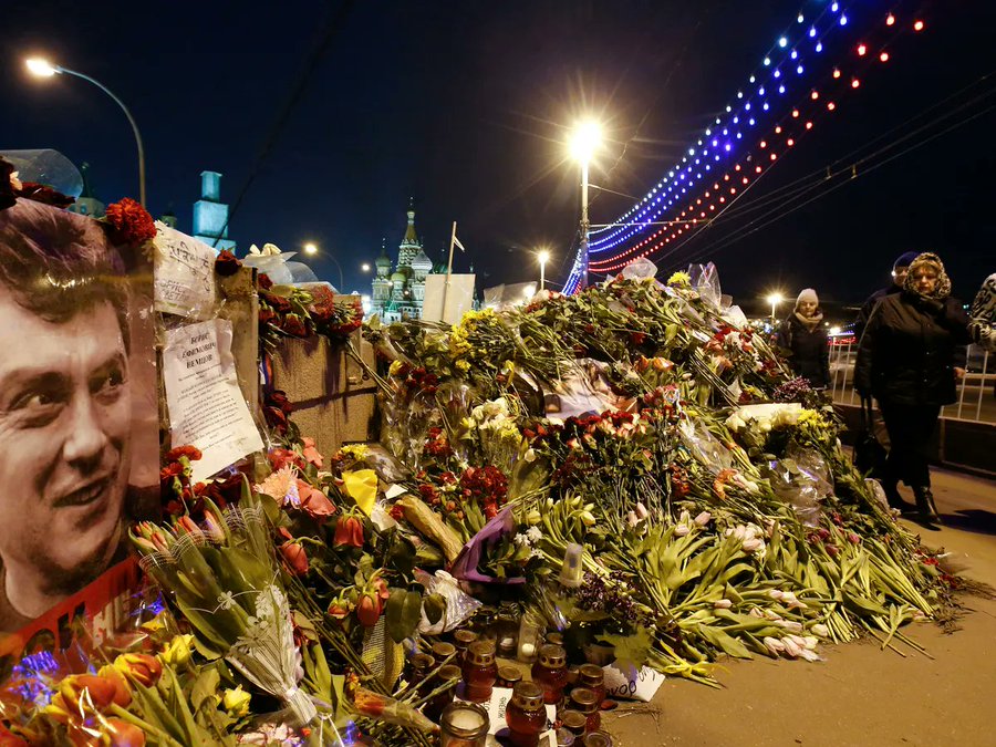 VaskeleviciusK's tweet photo. Killed 11 years ago... we remember Boris #Nemtsov as a courageous voice for peace and democracy, a true patriot of his country,  a great friend of LT.

He stood firmly against Russia’s war in Ukraine, warning of the tragedy it would bring. Nemtsov’s life remains a symbol of moral courage and resistance to war. 

#InMemoriam